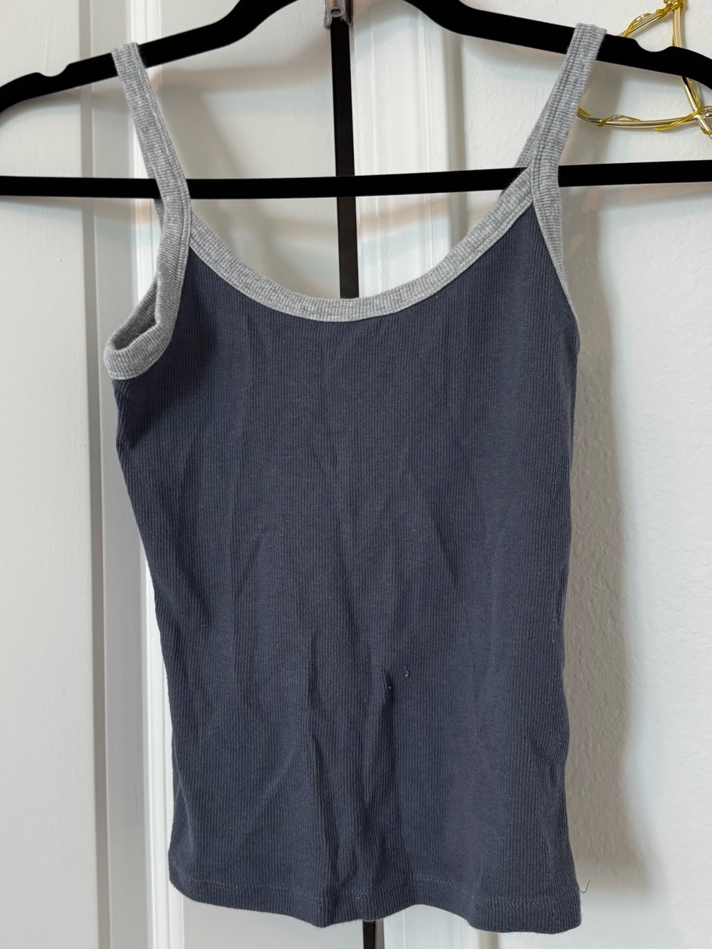 Aritzia TNA homestretch tank